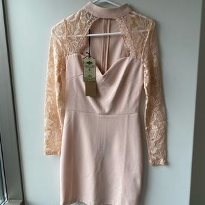Envy lace dress NEW WITH TAGS size M